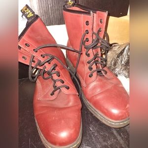 Dr martens newton boots size 10m red